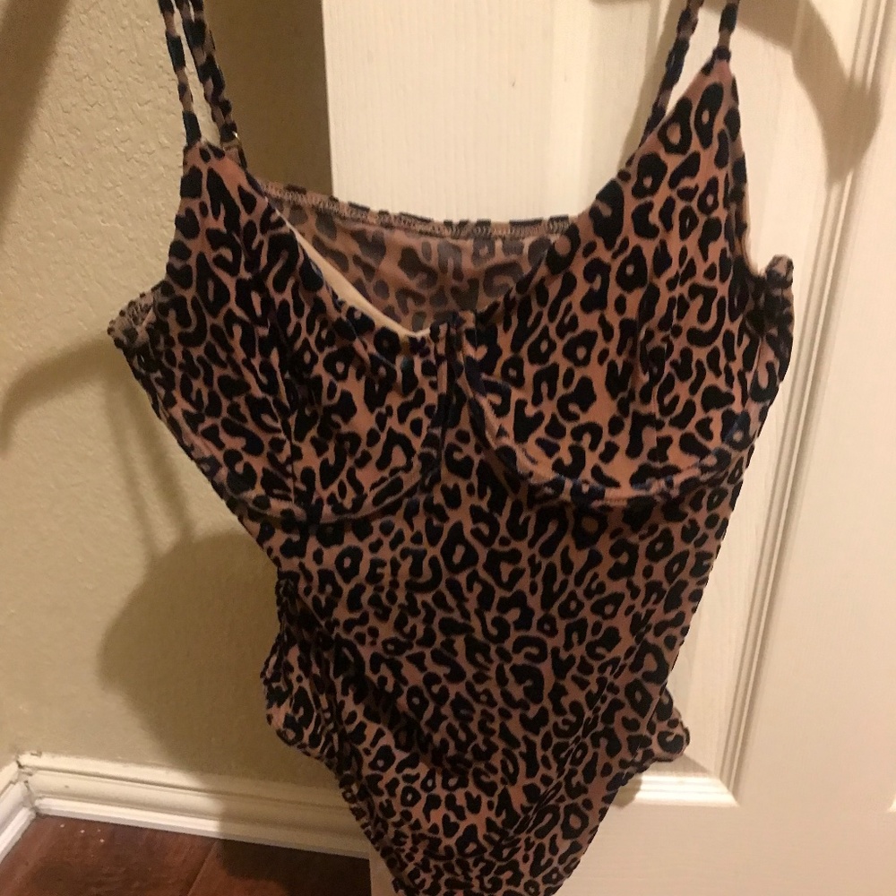 Naked wardrobe Mesh leopard print bodysuit